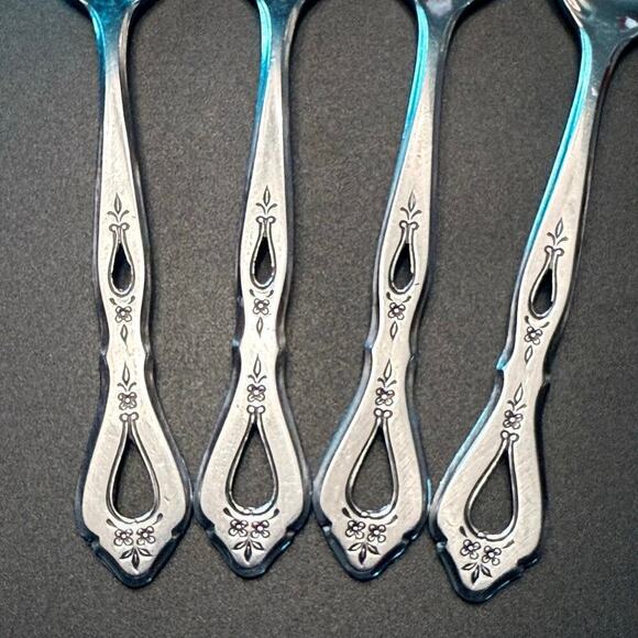 Set of 4 ROGERS VTG. Autumn Ballad (Stainless)
Oval Soup Teaspoons KOREA - Picture 4 of 5